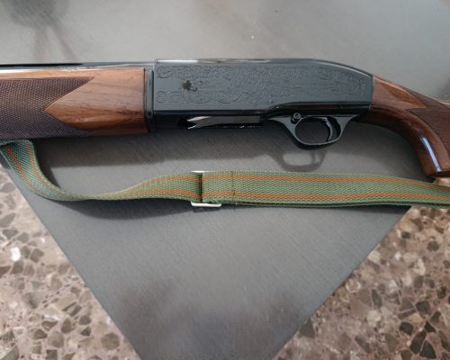Escopeta semiautomática