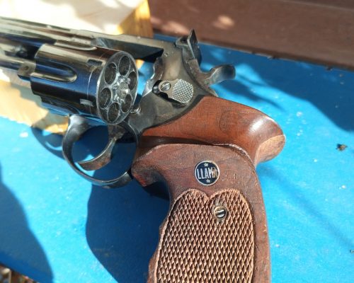 revolver llama 38