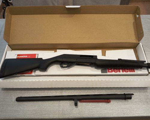 Escopeta pump-action Benelli Nova Black
