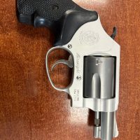 Revolver  S&W 38 spl  2 ” airweight Inox