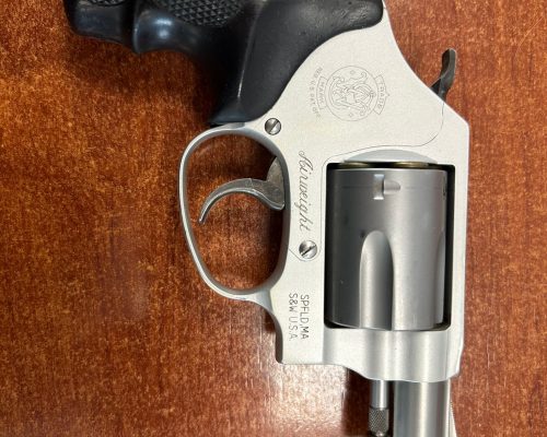Revolver  S&W 38 spl  2 ” airweight Inox