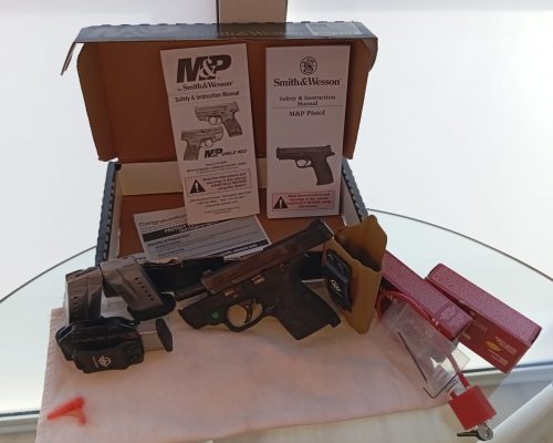 Arma corta Smith & wesson MP shield 2.0 láser verde.